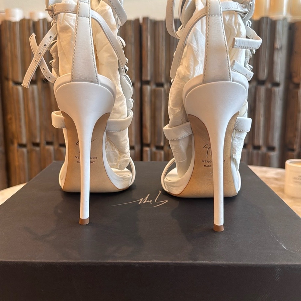 Giuseppe Zanotti "Cruel Summer" heels in white. SZ 38 - Picture 3 of 15